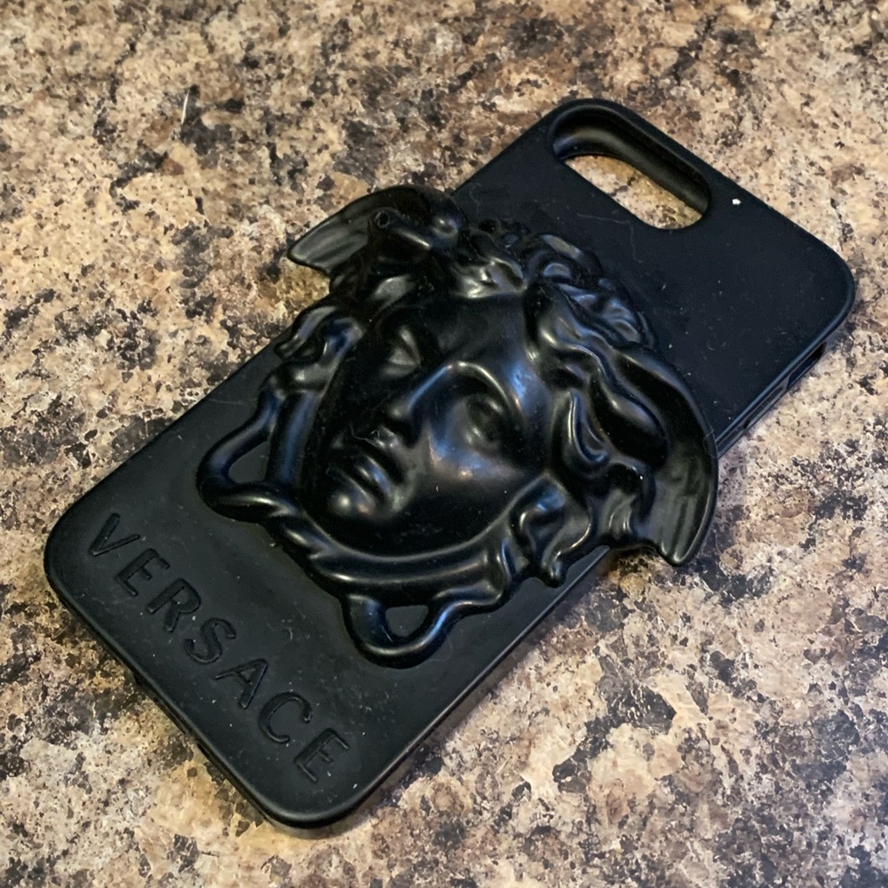 VERSACE 7/8 PLUS PHONE CASE - Picture 4 of 5